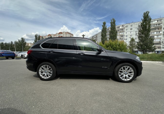Подержанный автомобиль BMW X5 2013 года (4 фото)