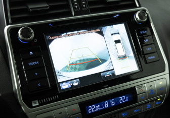 Подержанный автомобиль Toyota Land Cruiser Prado 2017 года (19 фото)