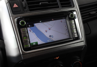 Подержанный автомобиль Toyota Verso 2010 года (14 фото)