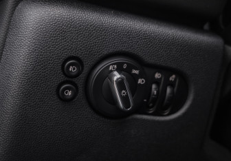 Подержанный автомобиль MINI Hatch 2020 года (23 фото)