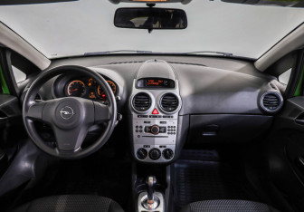 Подержанный автомобиль Opel Corsa 2011 года (10 фото)
