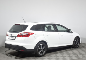 Подержанный автомобиль Ford Focus Wagon 2014 года (5 фото)