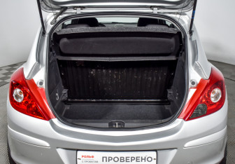 Подержанный автомобиль Opel Corsa 2013 года (18 фото)