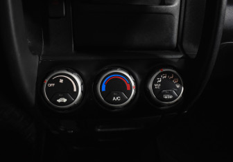 Подержанный автомобиль Honda CR-V 2004 года (17 фото)