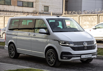 Подержанный автомобиль Volkswagen Multivan 2020 года (5 фото)