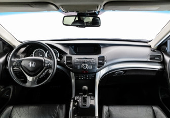 Подержанный автомобиль Honda Accord Sedan 2011 года (10 фото)