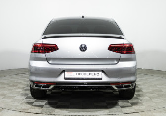 Подержанный автомобиль Volkswagen Passat Sedan 2021 года (6 фото)