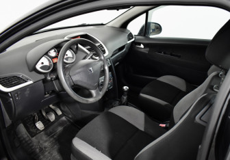 Подержанный автомобиль Peugeot 207 Hatchback 2007 года (9 фото)