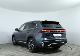 Подержанный автомобиль Geely Monjaro 2024 года (7 фото)