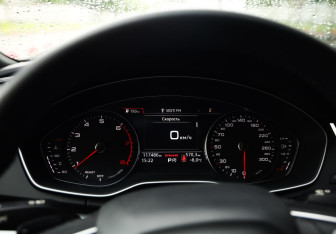 Подержанный автомобиль Audi Q5 2019 года (15 фото)