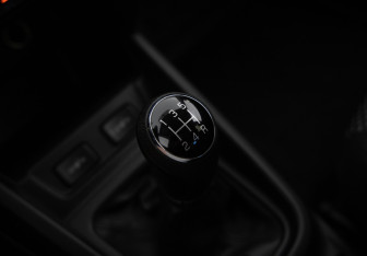 Подержанный автомобиль Suzuki Vitara 2015 года (17 фото)