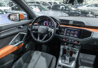 Подержанный автомобиль Audi Q3 2019 года (14 фото)