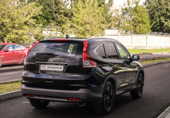 Подержанный автомобиль Honda CR-V 2013 года (6 фото)