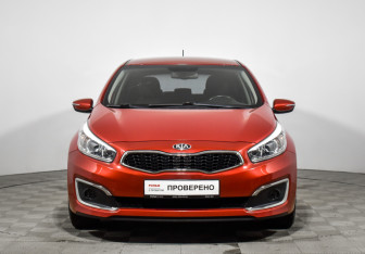 Подержанный автомобиль Kia Ceed Hatchback 2015 года (2 фото)