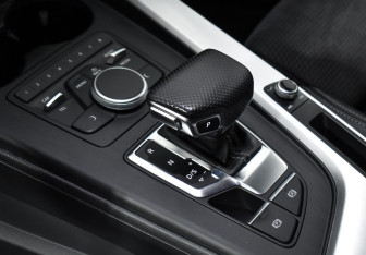 Подержанный автомобиль Audi A4 Sedan 2019 года (11 фото)