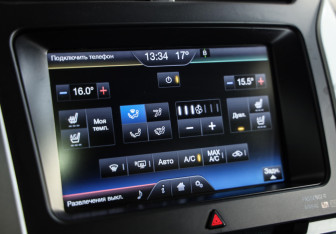 Подержанный автомобиль Ford Explorer 2014 года (13 фото)