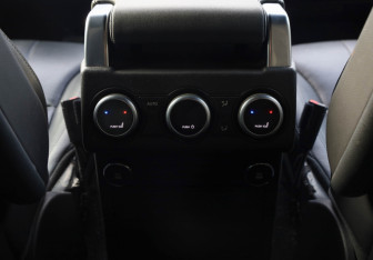 Подержанный автомобиль Land Rover Discovery 2020 года (15 фото)