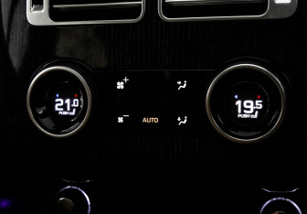Подержанный автомобиль Land Rover Range Rover 2019 года (32 фото)