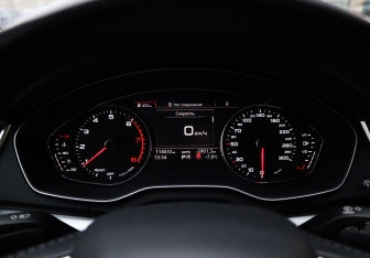 Подержанный автомобиль Audi Q5 2020 года (13 фото)