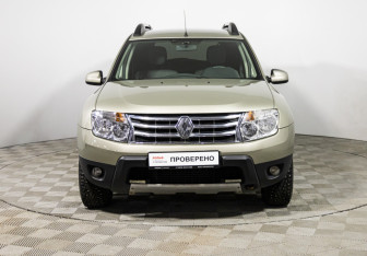 Подержанный автомобиль Renault Duster 2013 года (2 фото)