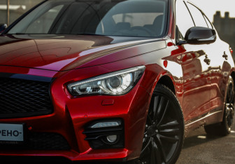 Подержанный автомобиль Infiniti Q50 2016 года (2 фото)