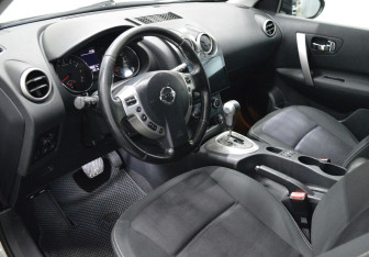 Подержанный автомобиль Nissan Qashqai 2012 года (10 фото)