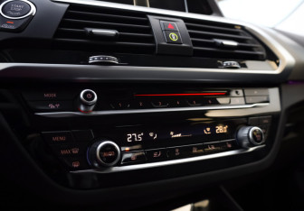 Подержанный автомобиль BMW X3 2018 года (20 фото)