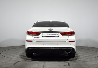 Подержанный автомобиль Kia Optima Sedan 2019 года (6 фото)