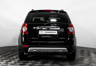 Подержанный автомобиль Chevrolet Captiva 2007 года (6 фото)