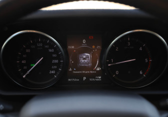 Подержанный автомобиль Land Rover Discovery 2017 года (13 фото)