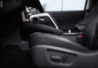 Подержанный автомобиль Mitsubishi Pajero Sport 2021 года (25 фото)