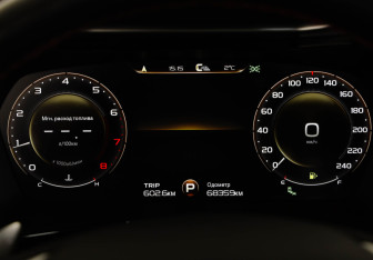 Подержанный автомобиль Geely Tugella 2023 года (12 фото)