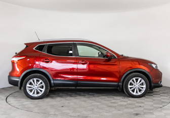 Подержанный автомобиль Nissan Qashqai 2016 года (4 фото)
