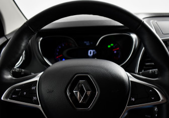Подержанный автомобиль Renault Kaptur 2021 года (15 фото)