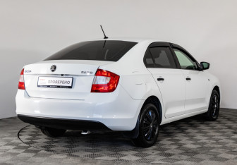 Подержанный автомобиль Skoda Rapid Liftback 2016 года (5 фото)