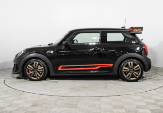 Подержанный автомобиль MINI Hatch 2019 года (8 фото)