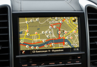 Подержанный автомобиль Porsche Cayenne 2014 года (17 фото)