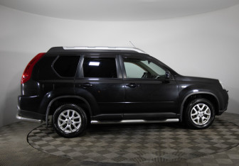 Подержанный автомобиль Nissan X-Trail 2012 года (4 фото)