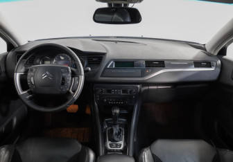 Подержанный автомобиль Citroen C5 Sedan 2010 года (9 фото)