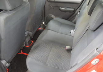 Подержанный автомобиль Suzuki Swift Hatchback 2007 года (11 фото)