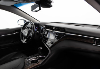 Подержанный автомобиль Toyota Camry Sedan 2019 года (20 фото)