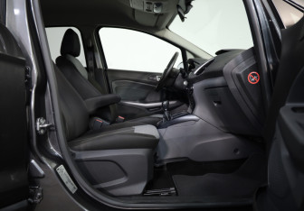 Подержанный автомобиль Ford EcoSport 2017 года (19 фото)