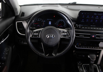 Подержанный автомобиль Kia Seltos 2019 года (10 фото)