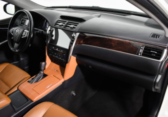 Подержанный автомобиль Toyota Camry Sedan 2016 года (11 фото)