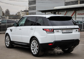 Подержанный автомобиль Land Rover Range Rover Sport 2013 года (9 фото)