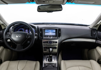 Подержанный автомобиль Infiniti G Sedan 2012 года (10 фото)