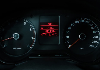 Подержанный автомобиль Volkswagen Polo Sedan 2014 года (20 фото)