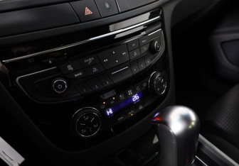 Подержанный автомобиль Peugeot 508 Sedan 2012 года (19 фото)