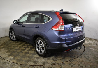Подержанный автомобиль Honda CR-V 2013 года (3 фото)