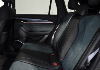 Подержанный автомобиль Geely Monjaro 2023 года (13 фото)